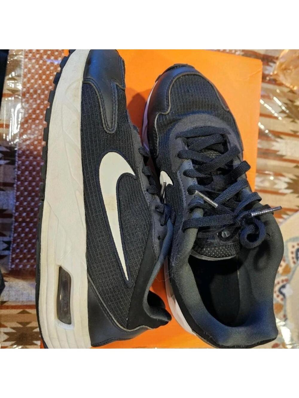 Nike Air Max Solo Men's BLACK WHITE Size 8 Men's/ 9.5 Womens